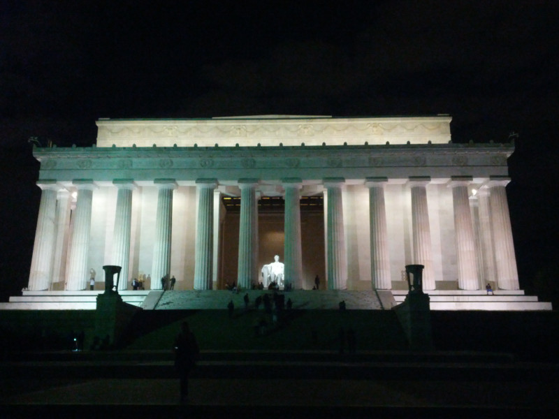 Lincoln Monument bei Nacht